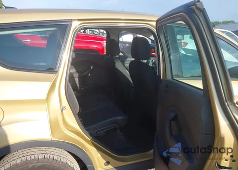 2015 Ford Escape S z USA, uszkodzony, nr VIN 1FMCU0F77FUB56040